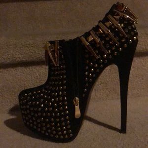 Black and Gold heels